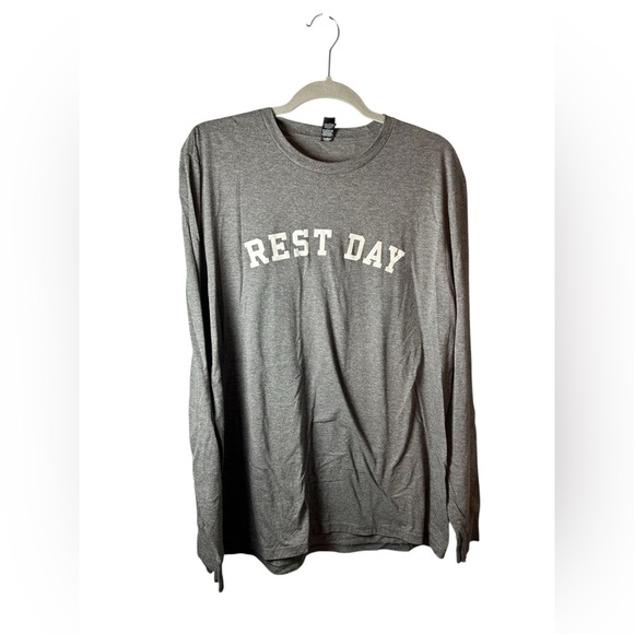 District “Rest Day” Graphic Long Sleeve Shirt Gray Men’s XL - Picture 1 of 4